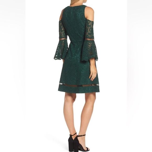 Eliza J. (Like New) Hunter Green Lace Bell Sleeve Cold Shoulder Dress (Size: 8) - Picture 4 of 16